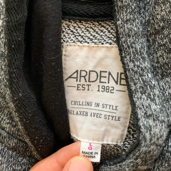 Ardene “Vintage” Sweater - Picture 4 of 5